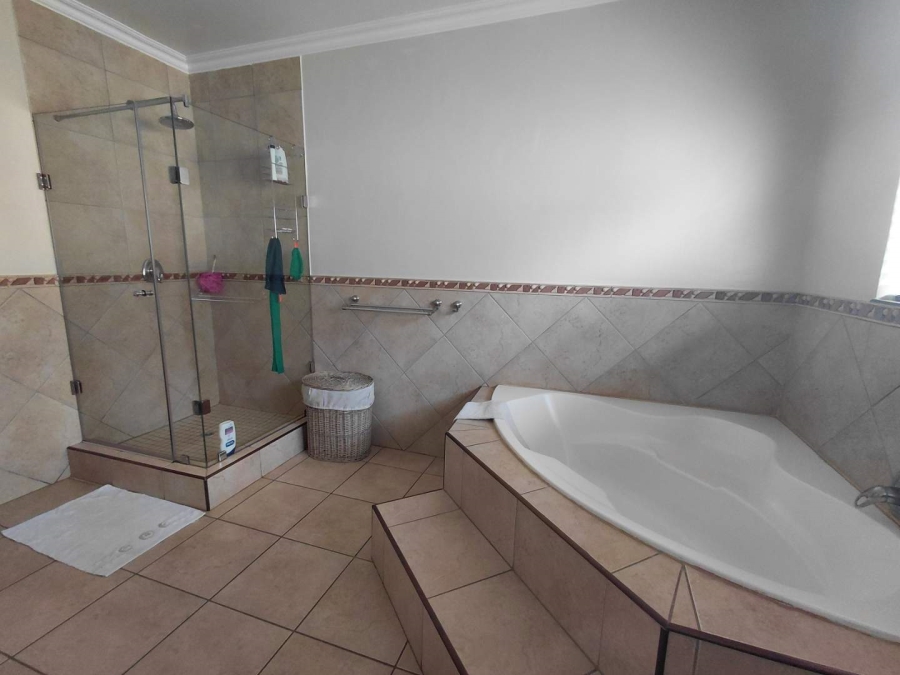 4 Bedroom Property for Sale in Glen Erasmia Gauteng