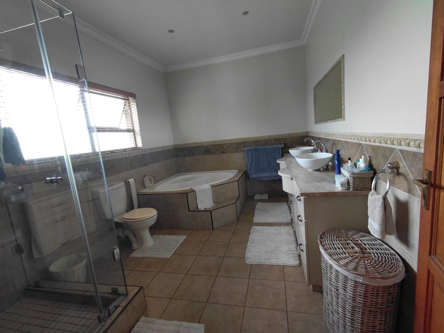 4 Bedroom Property for Sale in Glen Erasmia Gauteng