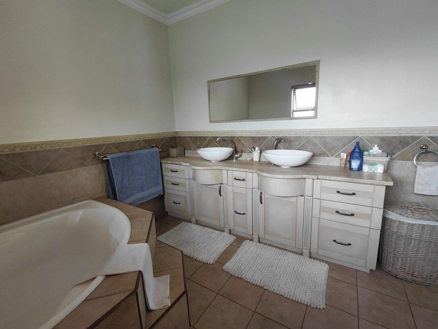 4 Bedroom Property for Sale in Glen Erasmia Gauteng