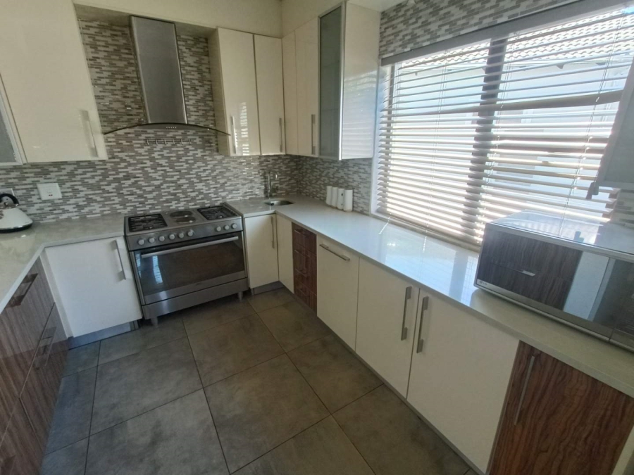 4 Bedroom Property for Sale in Eldoraigne Gauteng