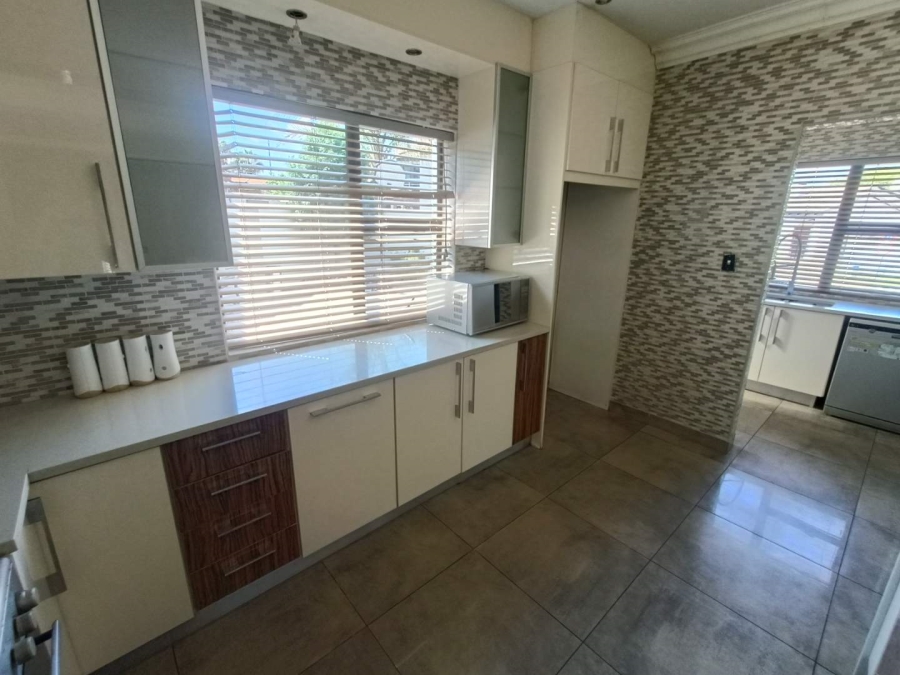 4 Bedroom Property for Sale in Eldoraigne Gauteng