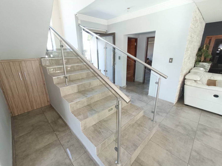 4 Bedroom Property for Sale in Eldoraigne Gauteng