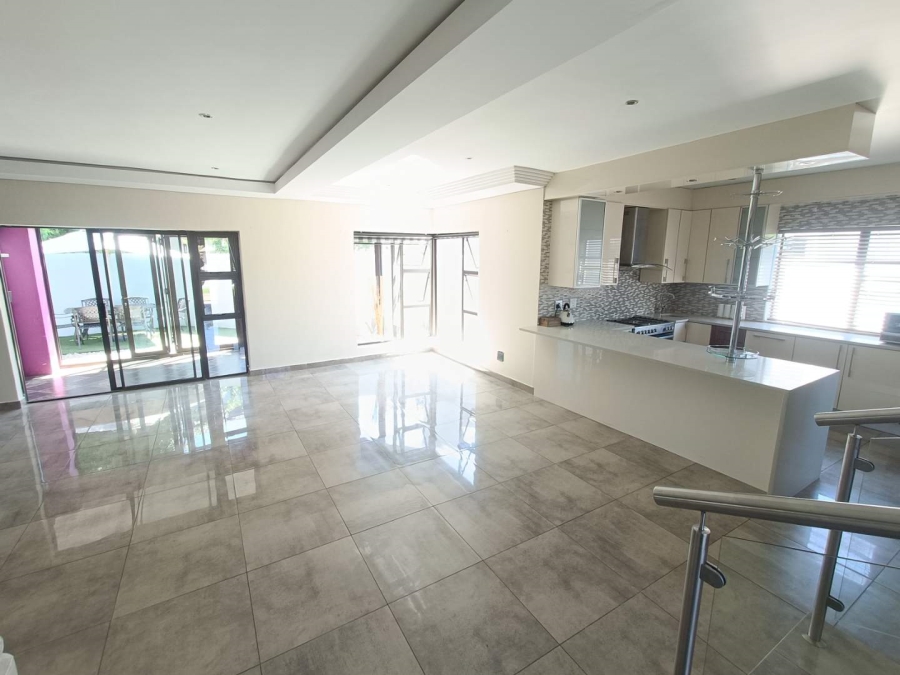4 Bedroom Property for Sale in Eldoraigne Gauteng
