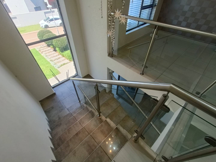 4 Bedroom Property for Sale in Eldoraigne Gauteng