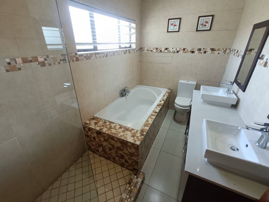 4 Bedroom Property for Sale in Eldoraigne Gauteng