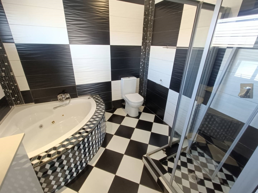 4 Bedroom Property for Sale in Eldoraigne Gauteng