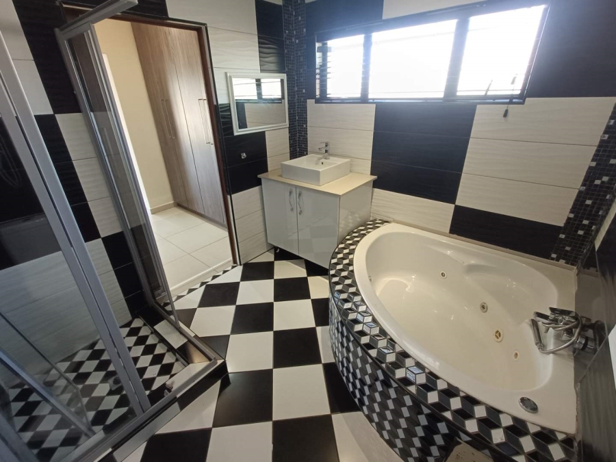 4 Bedroom Property for Sale in Eldoraigne Gauteng