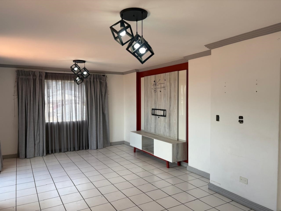 2 Bedroom Property for Sale in Ridgeway Gauteng