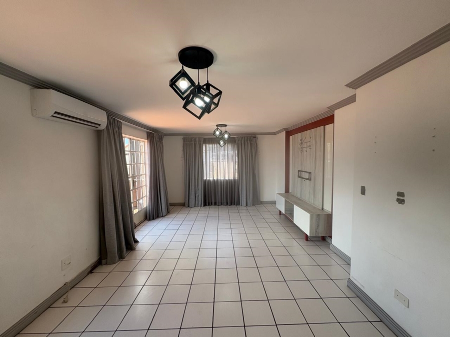 2 Bedroom Property for Sale in Ridgeway Gauteng