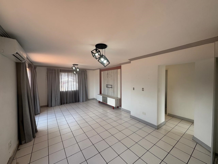 2 Bedroom Property for Sale in Ridgeway Gauteng