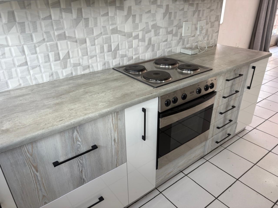 2 Bedroom Property for Sale in Ridgeway Gauteng