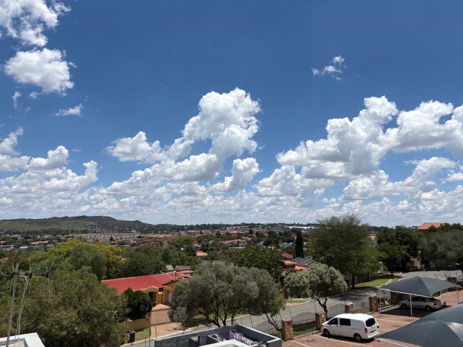 2 Bedroom Property for Sale in Ridgeway Gauteng