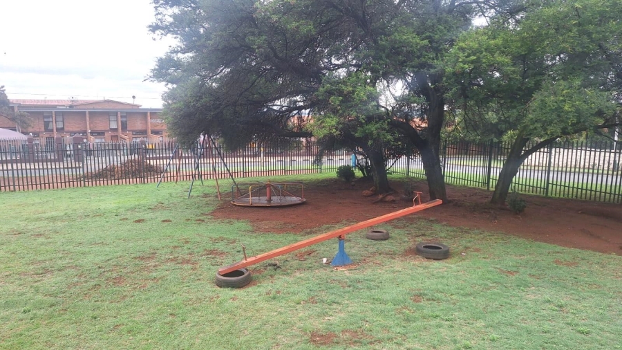 2 Bedroom Property for Sale in South Crest Gauteng