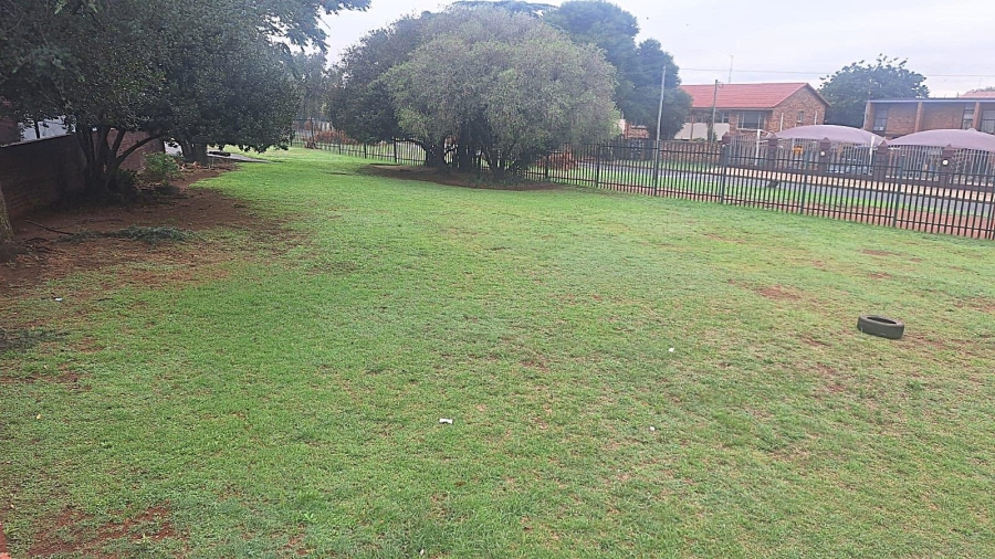 2 Bedroom Property for Sale in South Crest Gauteng