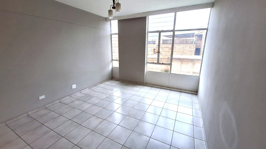 2 Bedroom Property for Sale in South Crest Gauteng
