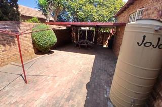 4 Bedroom Property for Sale in Alan Manor Ext 2 Gauteng