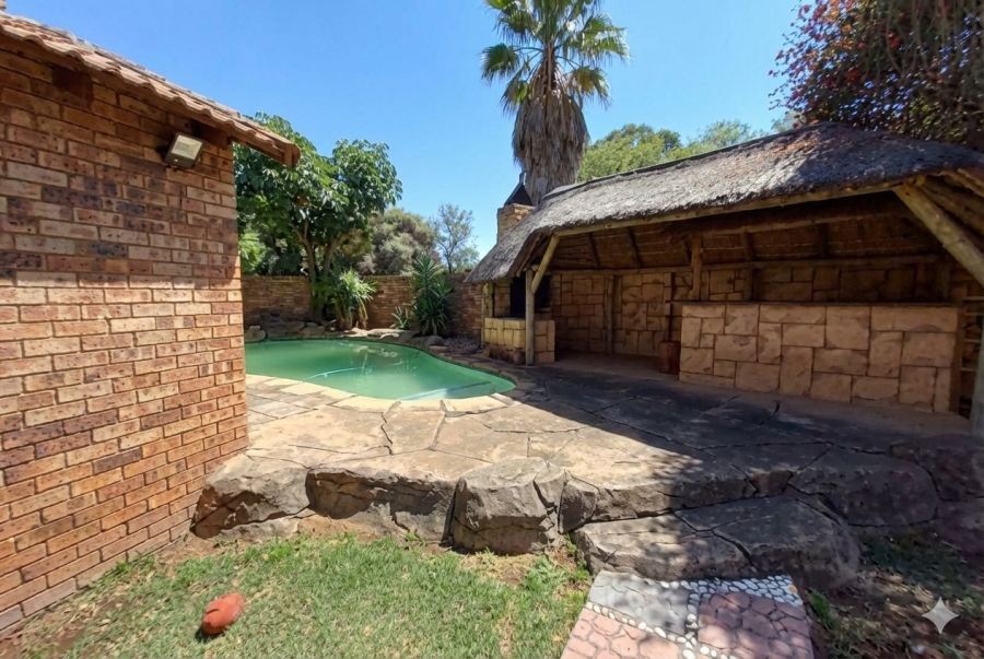 4 Bedroom Property for Sale in Alan Manor Ext 2 Gauteng