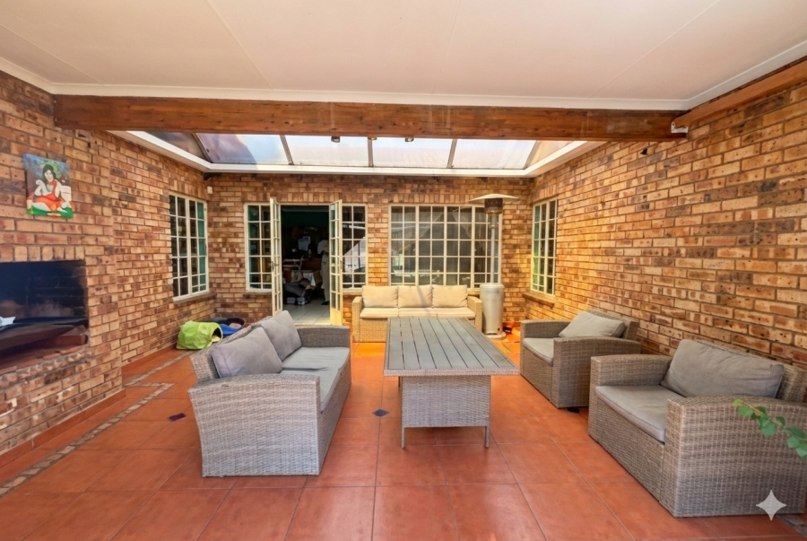 4 Bedroom Property for Sale in Alan Manor Ext 2 Gauteng