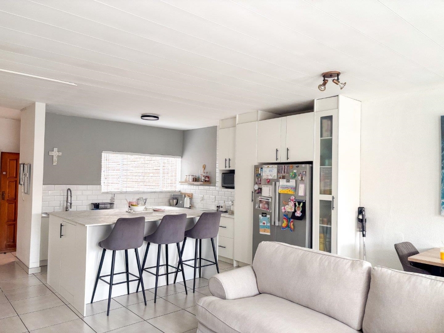 3 Bedroom Property for Sale in Brackendowns Gauteng