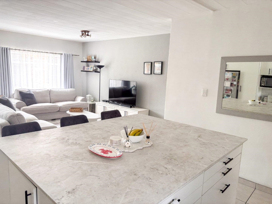 3 Bedroom Property for Sale in Brackendowns Gauteng