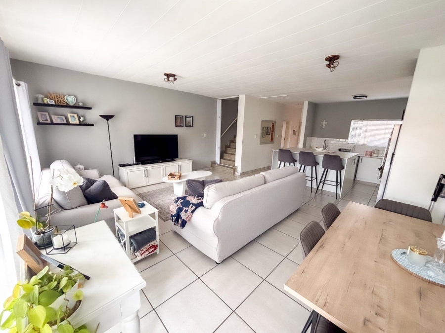 3 Bedroom Property for Sale in Brackendowns Gauteng