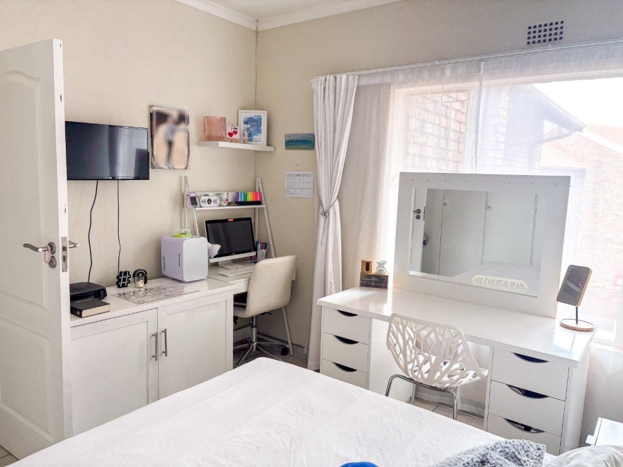 3 Bedroom Property for Sale in Brackendowns Gauteng