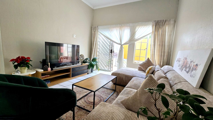 2 Bedroom Property for Sale in Garsfontein Gauteng