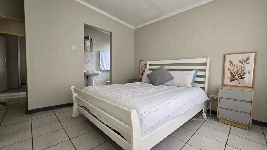 2 Bedroom Property for Sale in Garsfontein Gauteng