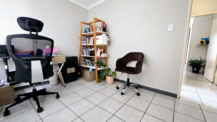 2 Bedroom Property for Sale in Garsfontein Gauteng