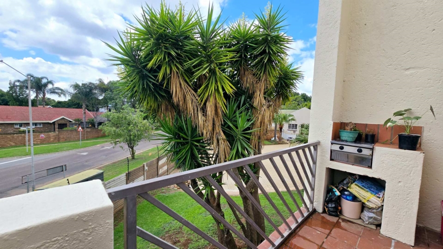 2 Bedroom Property for Sale in Garsfontein Gauteng