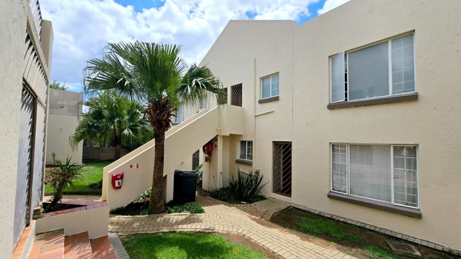 2 Bedroom Property for Sale in Garsfontein Gauteng