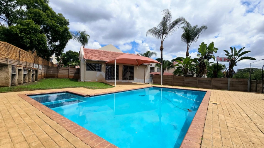 2 Bedroom Property for Sale in Garsfontein Gauteng