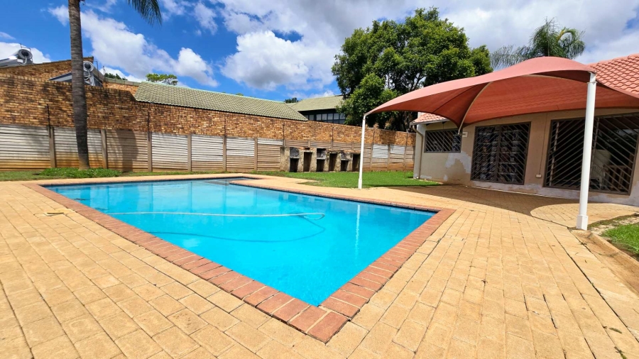 2 Bedroom Property for Sale in Garsfontein Gauteng