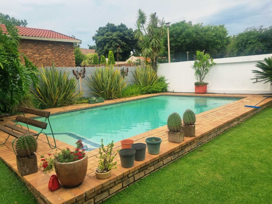 5 Bedroom Property for Sale in Midrand Gauteng