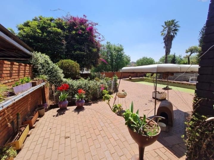 3 Bedroom Property for Sale in Mondeor Gauteng