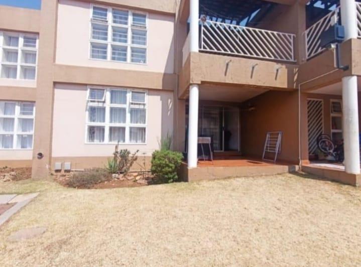 2 Bedroom Property for Sale in Mondeor Gauteng