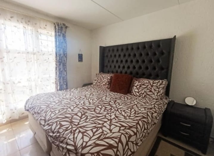 2 Bedroom Property for Sale in Mondeor Gauteng