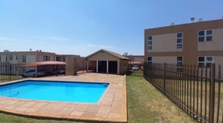 2 Bedroom Property for Sale in Mondeor Gauteng