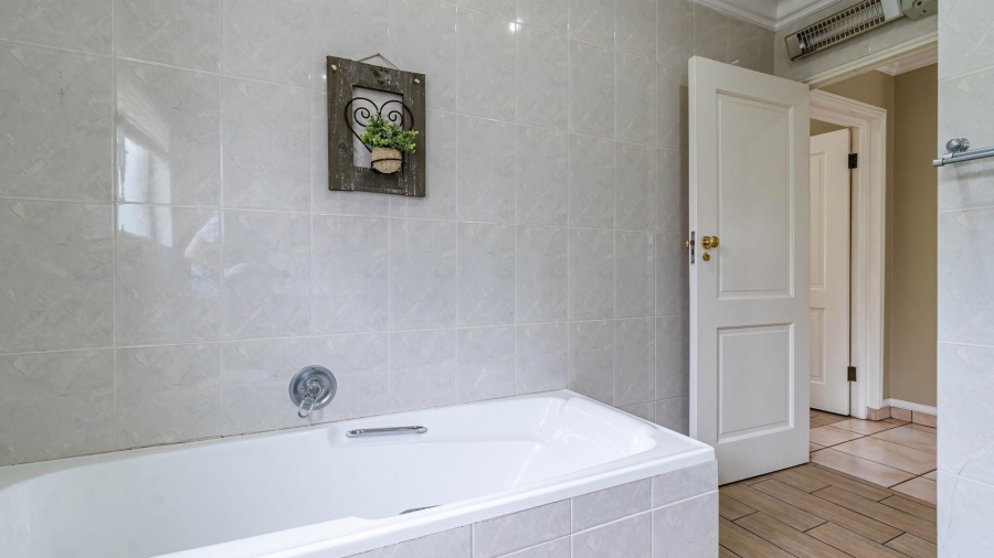 3 Bedroom Property for Sale in Morehill Gauteng