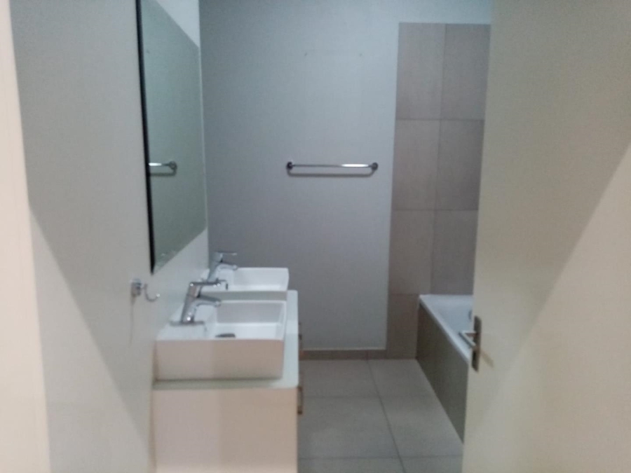 2 Bedroom Property for Sale in North Riding Gauteng