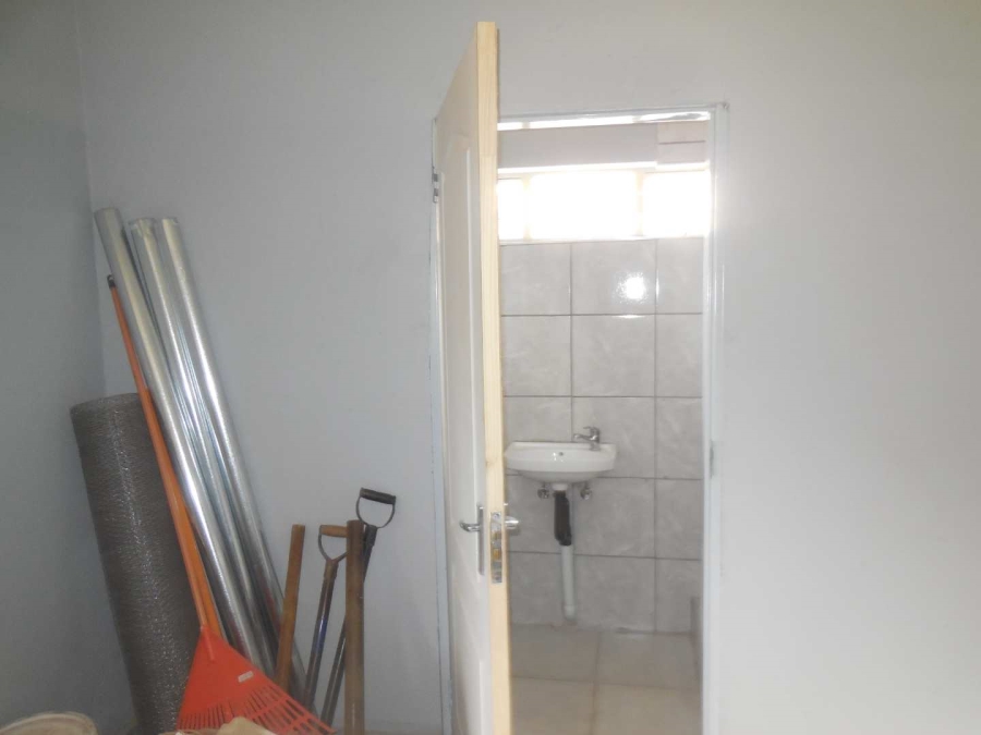 To Let 1 Bedroom Property for Rent in Silverton Gauteng