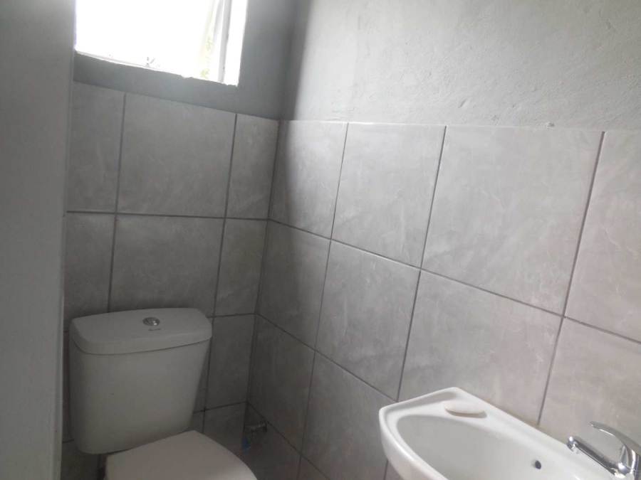 To Let 1 Bedroom Property for Rent in Silverton Gauteng