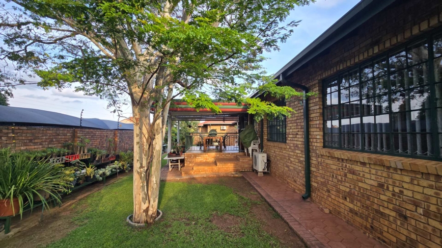4 Bedroom Property for Sale in Magalieskruin Gauteng
