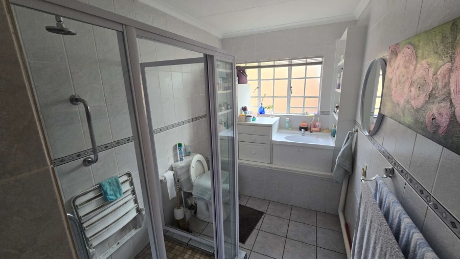 4 Bedroom Property for Sale in Magalieskruin Gauteng