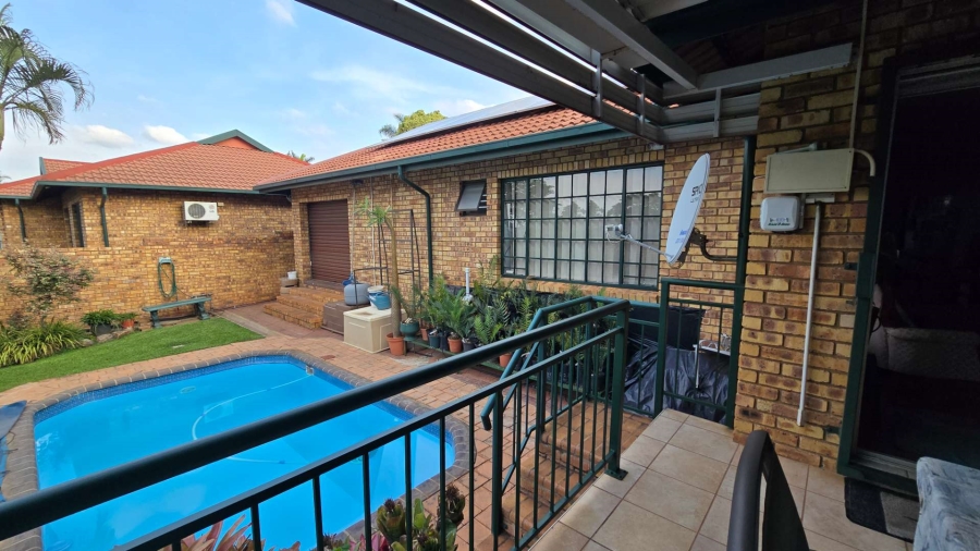 4 Bedroom Property for Sale in Magalieskruin Gauteng