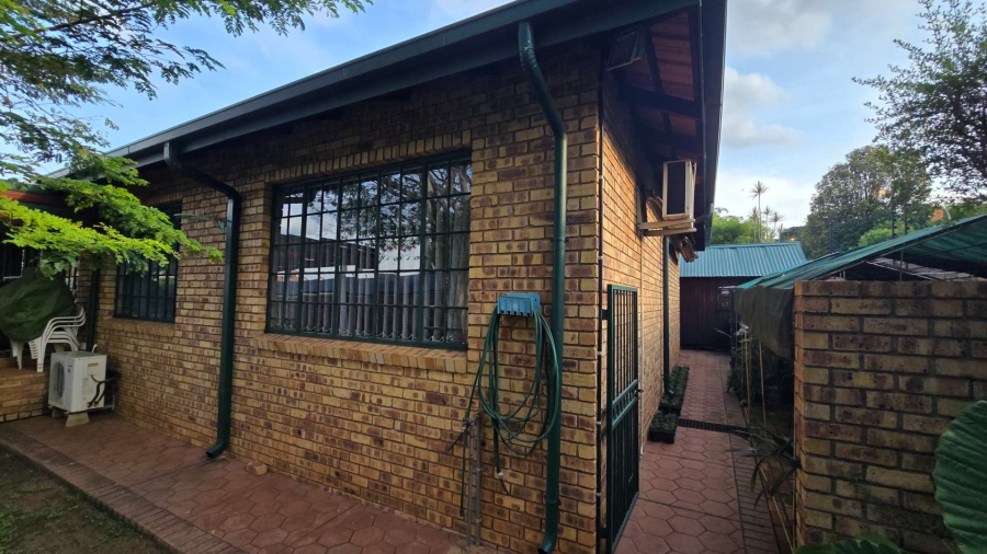 4 Bedroom Property for Sale in Magalieskruin Gauteng