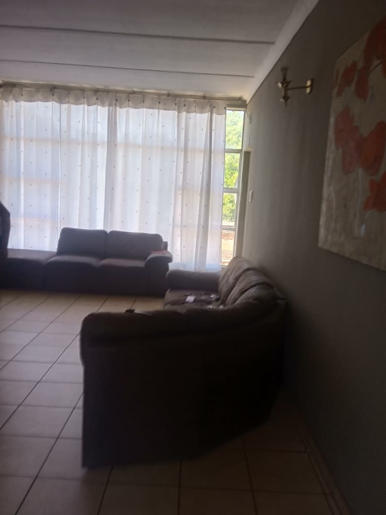 2 Bedroom Property for Sale in Florida Lake Gauteng
