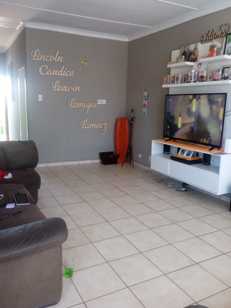 2 Bedroom Property for Sale in Florida Lake Gauteng