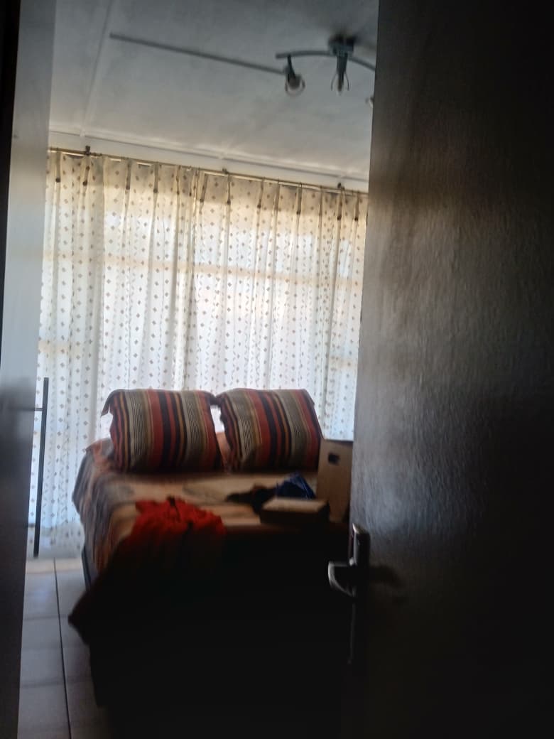 2 Bedroom Property for Sale in Florida Lake Gauteng