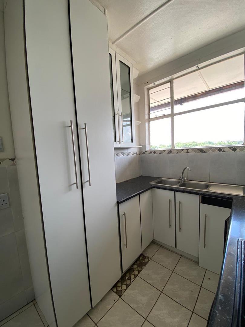 2 Bedroom Property for Sale in Florida Lake Gauteng